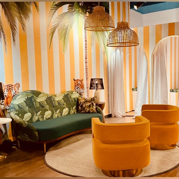 Meet your Posher, Alex - Picture 2 of 10